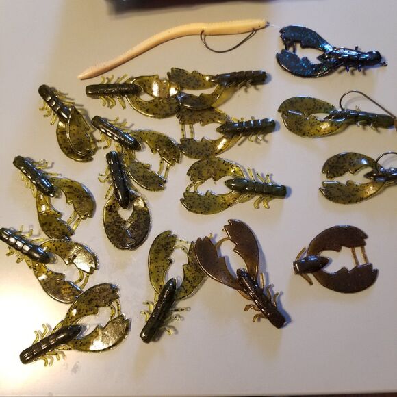 Open bag of Berkley power bait chigger craws. Comes as seen - Picture 2 of 4